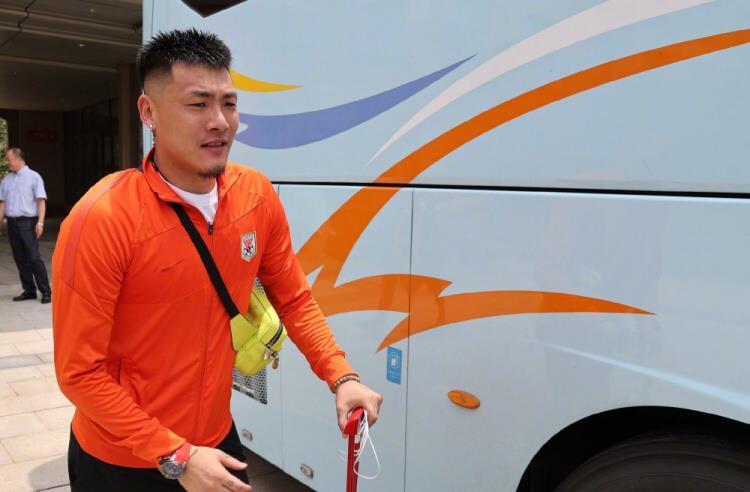 石霞说|山东泰山战广州城首发浮现，费莱尼领衔中场，五国脚出击！