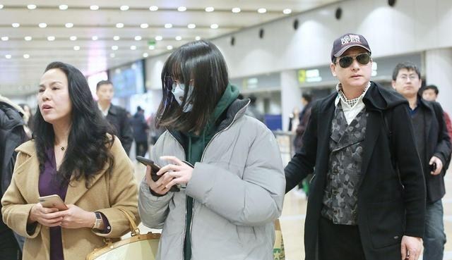 郑爽|郑爽被曝疑不堪压力跳楼自杀，本尊上线发文辟谣！网友吐槽看不懂