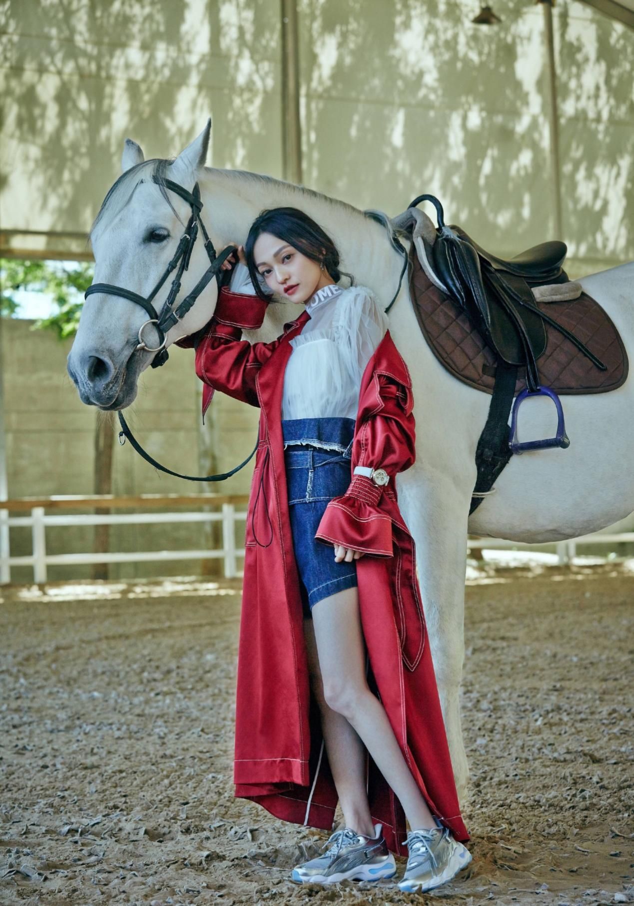 白敬亭|娱乐圈小个子女星视觉增高的绝对密码？这还不学！简直太强了！