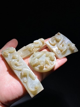 和田玉籽料|汉 和田玉籽料 白玉 螭龙 剑饰 一套