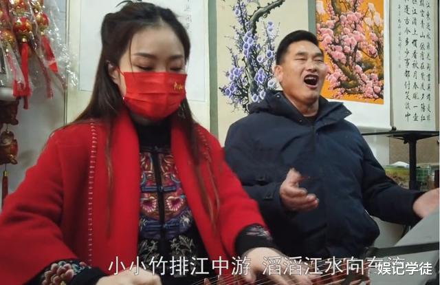 朱之文|朱之文懒理陈亚男，一身红衣现身商演，儿子朱小伟又成“香饽饽”