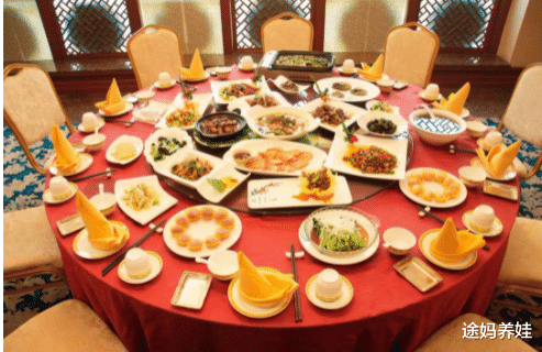 美国|请客吃饭时，别再用“乙里乙气”了！这样的回应，有四点好处