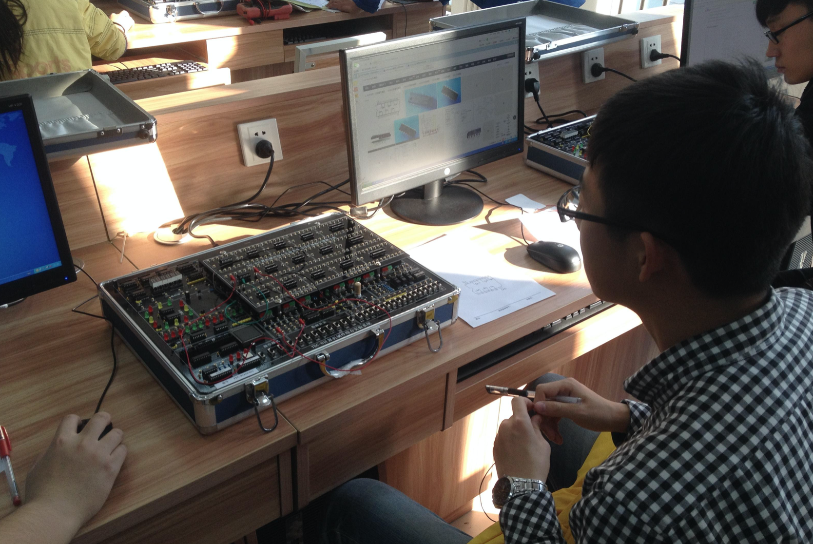 数学|高考生填报：不容易被取代的7类专业，专业性更强，发展前景更好