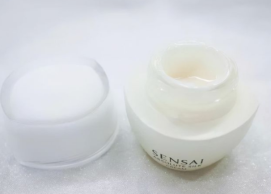 面霜|这些面霜经典好用,补水保湿美白紧致提拉,提高我们皮肤的饱满度