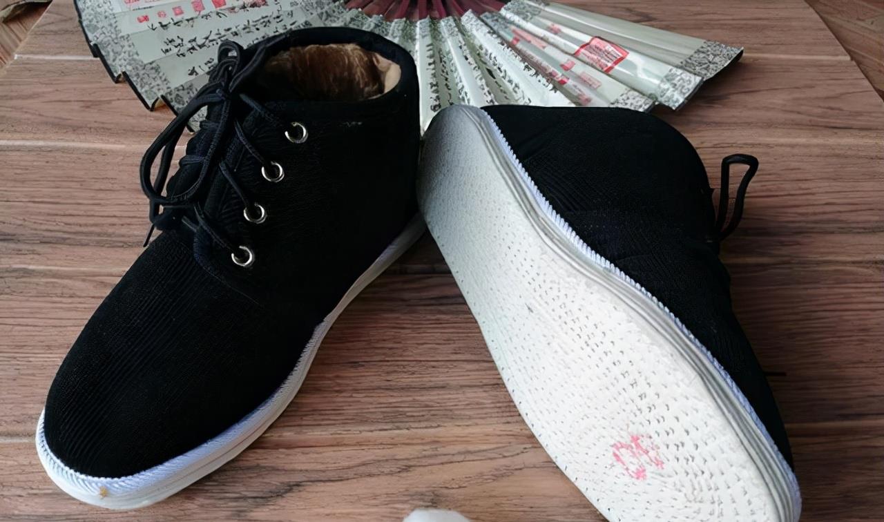 刘淑芸|专捡老人坑，西安67岁老人网购点错数量，商家发1双却收了157双钱