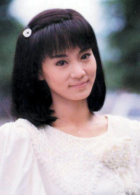 野生时尚颜究社|比起“神仙演技”，她30年前的“神仙颜值”更让我在意！