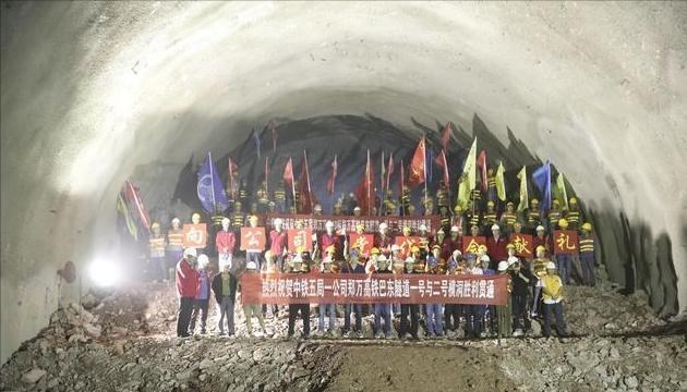 家中大小宝|全隧贯通!湖北省新建一条“关键”隧道,是郑万高铁重要组成部分