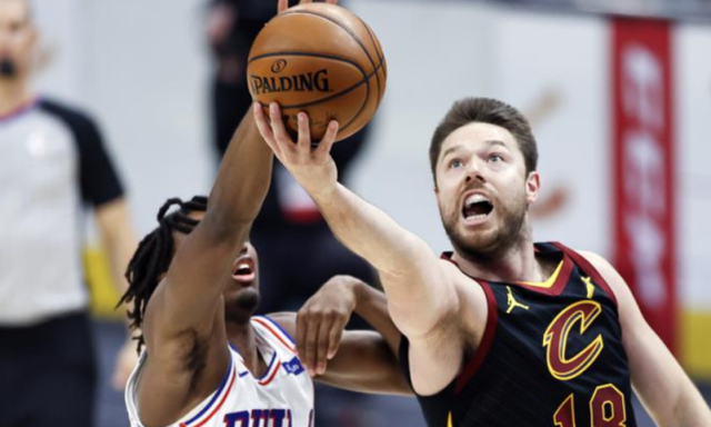 且听旭|告别NBA！詹姆斯护法签约澳洲冠军队 曾助骑士1-3逆转勇士夺冠