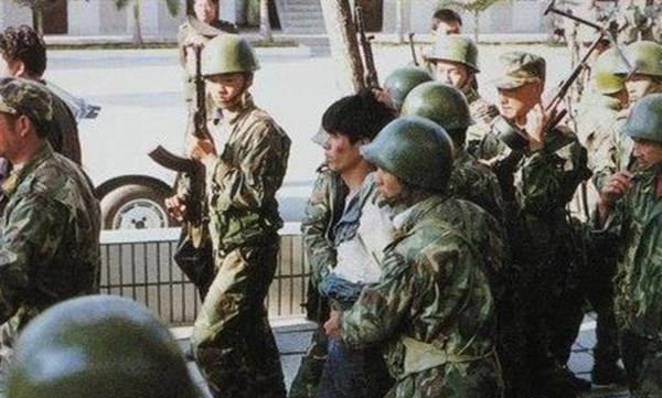 火车站杀手余延军:1年内连杀10人,曾喝下人血