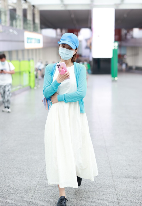 BiuFashion|吴昕38岁了还做“小甜妹”,亮色装点是关键,搭配时尚有灵气