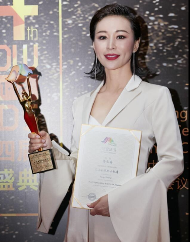 杨雨婷|女星戴20块戒指就下嫁，婚房是租来的十几平方，今和丈夫恩爱很低调