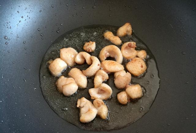 萝卜|冬季皮肤干燥，建议多吃这菜，补充维生素C，肌肤水润显年轻