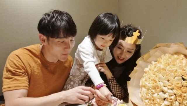 白冰|白冰与女儿共舞，7岁一一气质恬静，网友：翻拍玉漱的最佳人选