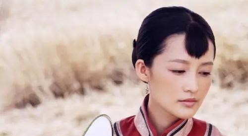 李沁|高强度游戏致李沁脱妆，导演还怼脸拍，终于相信她是30岁了