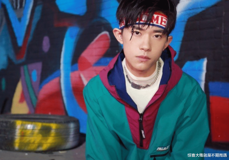 易烊千玺|易烊千玺的长相很耐看，演技好与坏，不是大家能评价的