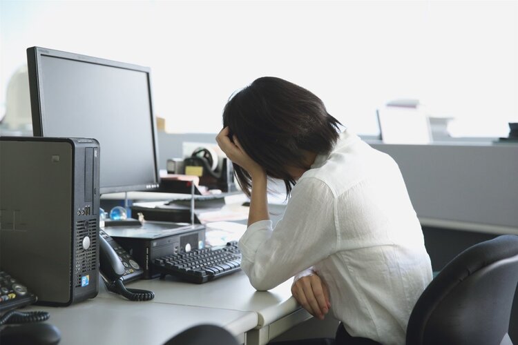 失眠|经常半夜“自然醒”再难入眠,怎么回事?多数是4个问题在作祟