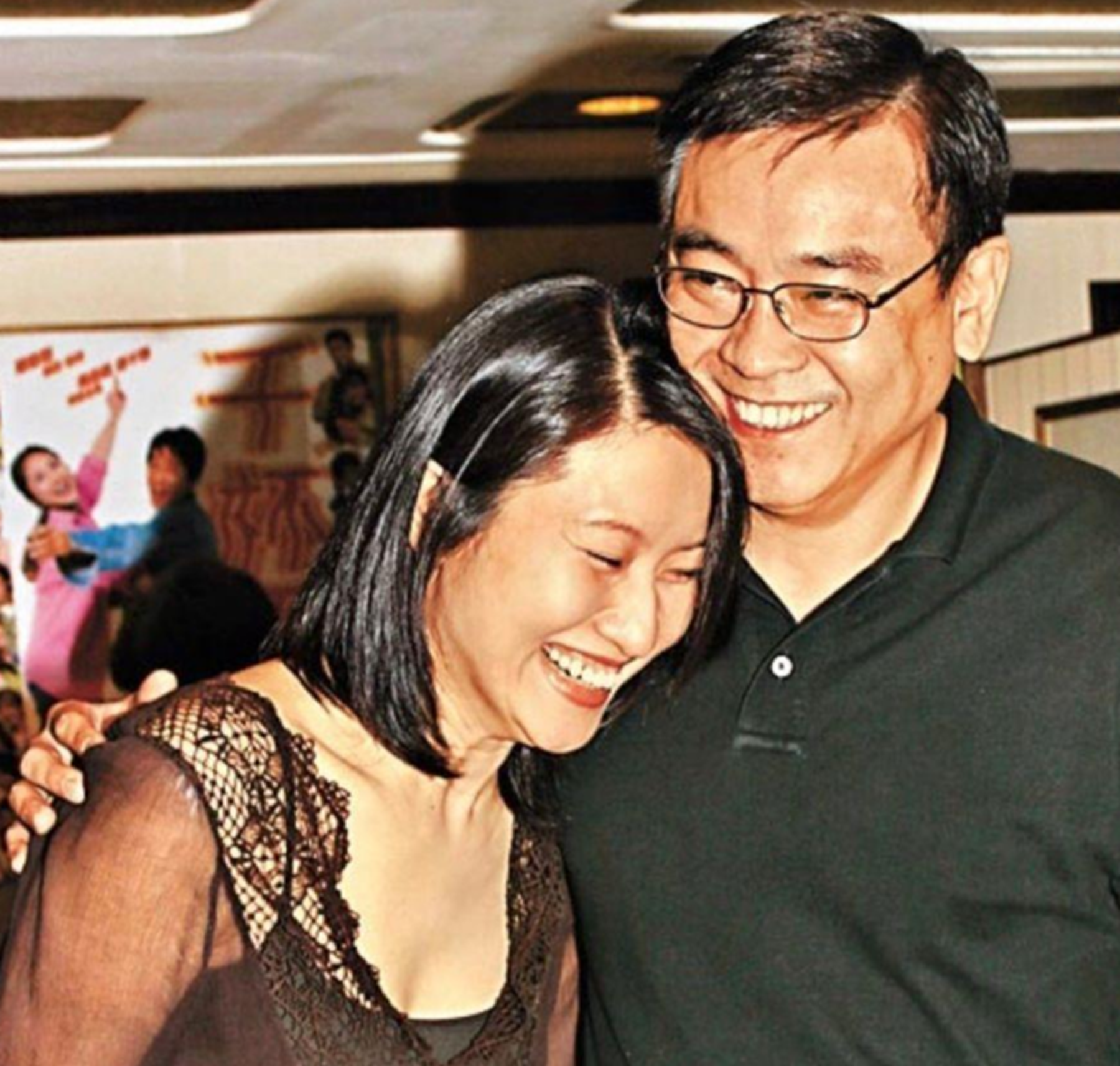 尔冬升|他和妻子约好丁克20年,59岁却和情人生女,上亿家产全留给女儿