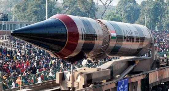 范齐全|邻国终于撕下面具，手握50万精兵力挺印度，专家：报恩只是幌子