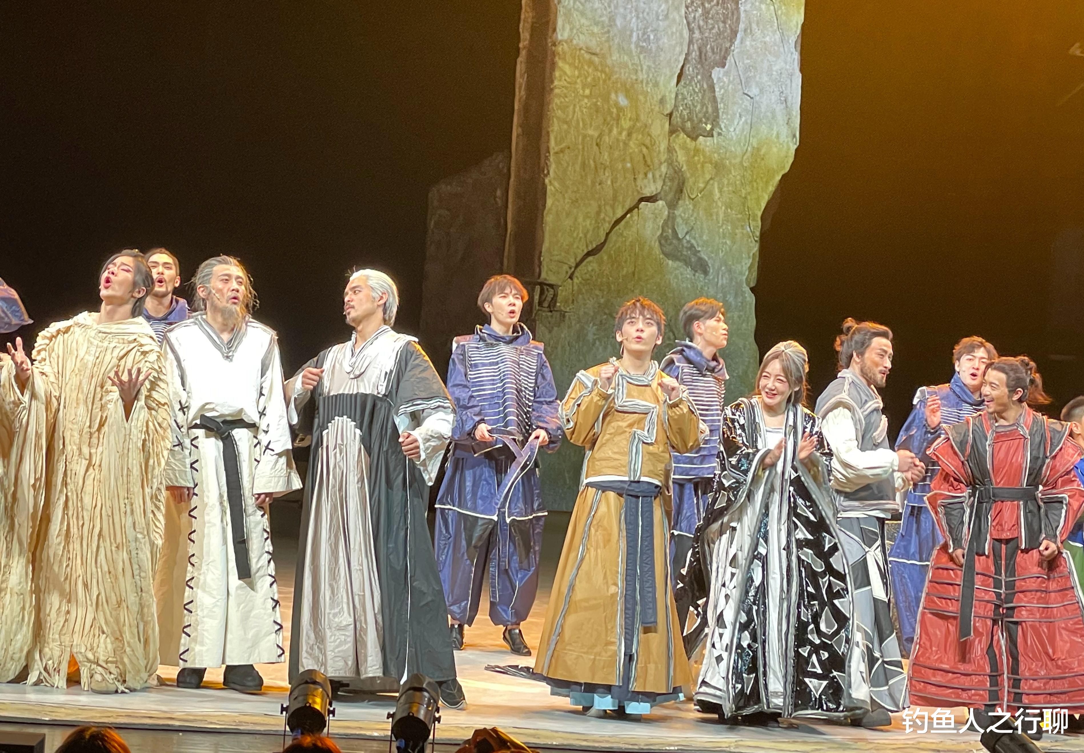 薛佳凝|胡歌看薛佳凝主演的音乐剧引热议，薛佳凝发文，两人的关系终于尘埃落定