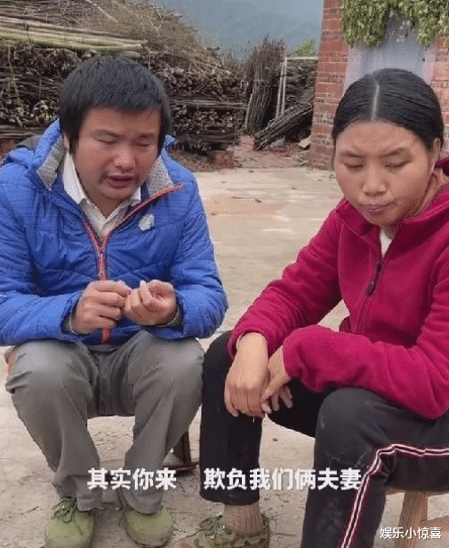 安杰|牛爱芳被粉丝找上门，路人镜头下穿着得体，握手时还不太情愿