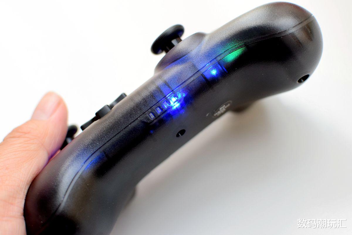 游戏手柄|盖世小鸡T4 mini游戏手柄:可调灯光、震动,支持多平台