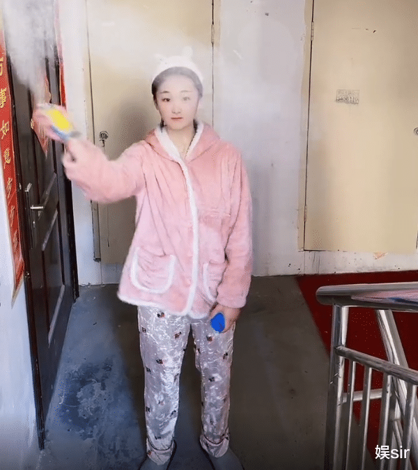 陈亚男|跟朱小伟分居近一个月粉丝逼近368万！原来，我们都低估陈亚男了