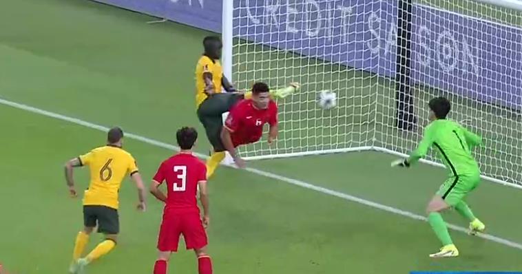 可馨育娃|0-3！李铁吼叫也没用，国足后防问题难解决，颜骏凌门前压力巨大