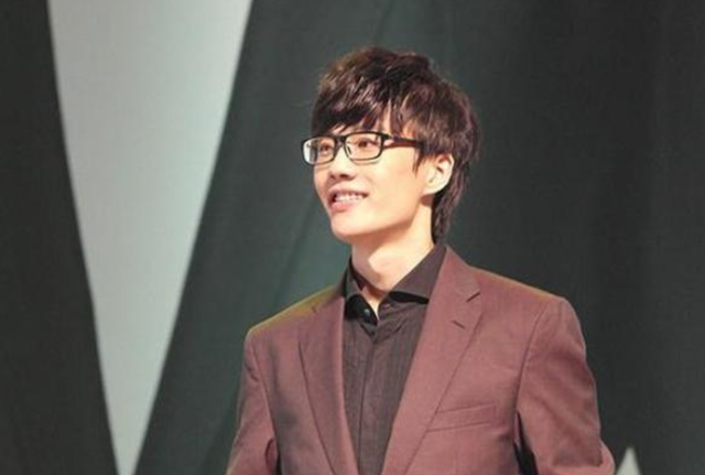 许嵩|许嵩被黑，评论区“嵩鼠”一片喜气洋洋，这真的是一群神奇的粉丝