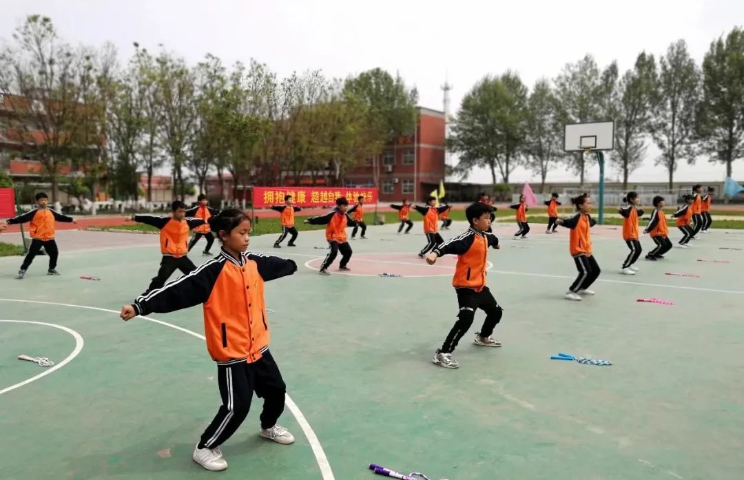 任澤區快報 任澤區大屯鄉中心小學舉辦校園花樣跳繩比賽