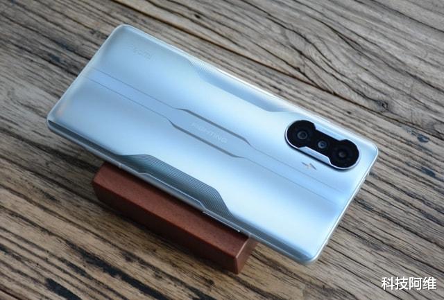 CPU|12GB+256GB+5065mAh，现已重回2199元，顶配旗舰开始加速退场