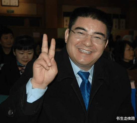 书生走夜路 陈光标“伪善”？捐20亿做慈善，为何弟弟当保镖，妹妹干服务员