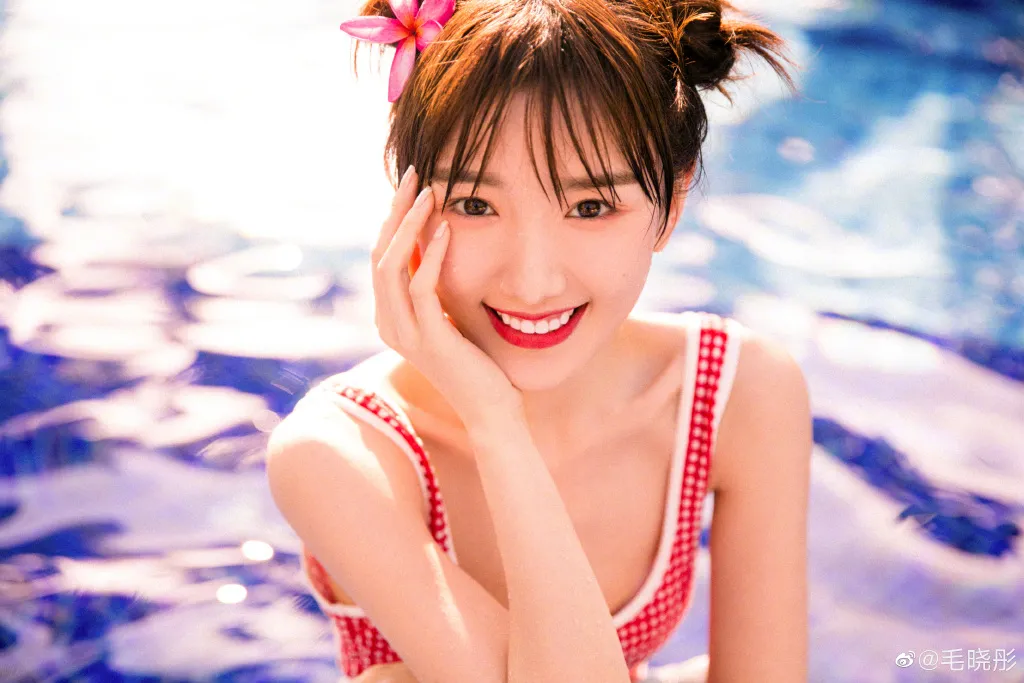 毛晓彤|锤爆渣男24小时后，毛晓彤朋友圈一句话封神！