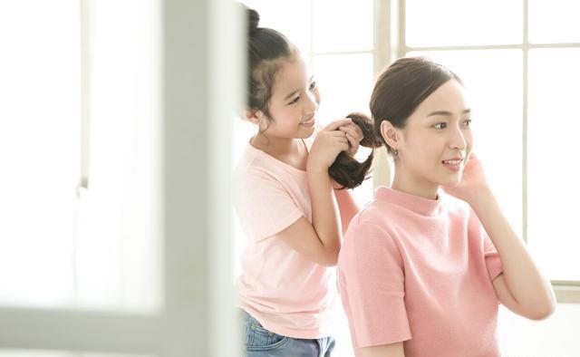 西红柿妈妈|大妈给儿子买房娶媳妇带娃，到头却被儿子赶走，老人：把房子还我