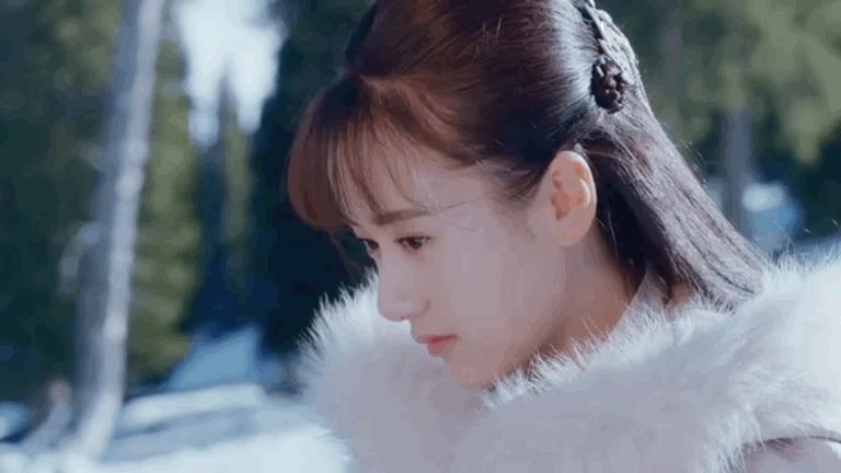 袁冰妍|她被称为“校花女神”，曾被曝哭戏全靠“眼药水”，明年或将霸屏