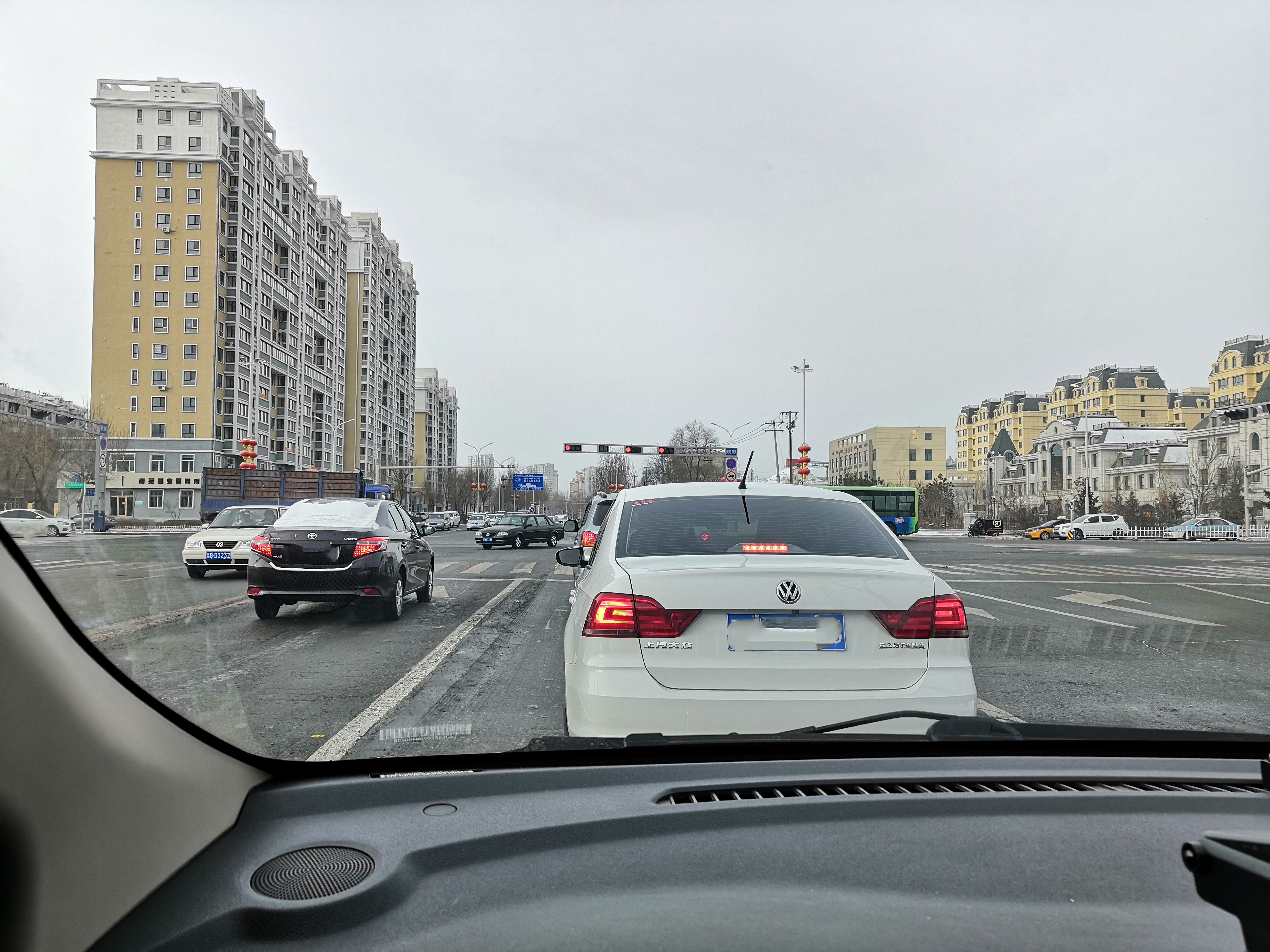 szfreeman 换上雪地胎，驰骋在鹤城的雪地上，第一站是去感受接地气的菜场