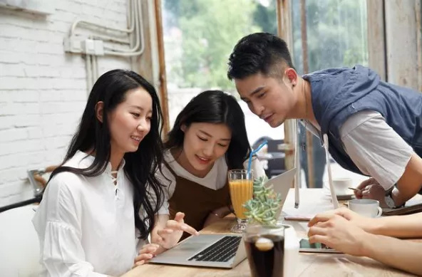 诚然情感之事 生辰信息，食神贴身，看你未来的事业运势如何？