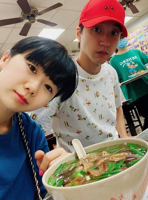 华晨宇|台媒曝江宏杰贪便宜，福原爱不忍坐摩托车夹卫生纸，成离婚关键？