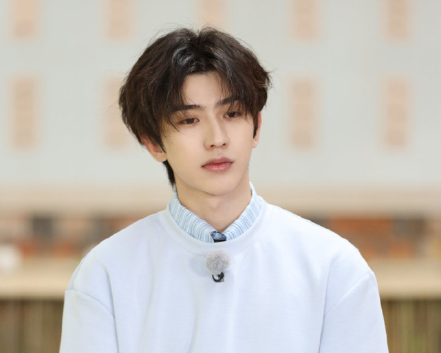 郭麒麟|《跑男9》常驻MC曝光，6位老成员确认回归，郭麒麟遗憾遭替换