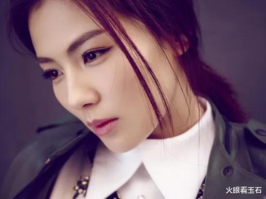 刘涛|王珂破产后，亲手制作胶囊版“翡翠”，刘涛感动落泪