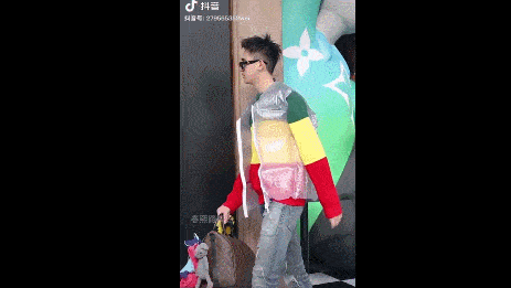 文山身边大小事 一件空气背心竟要2万6!贫穷的打工人理解不了这个时尚……