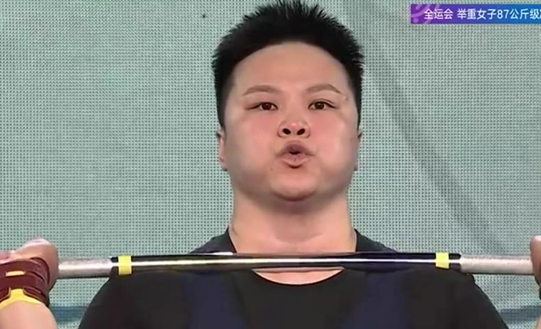 奶球妈咪聊|47天内连拿奥运+全运会冠军!恭喜汪周雨,超奥运夺冠成绩3公斤