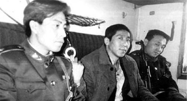 中俄火车大劫案主犯,潜逃18年成慈善企业家,其母注销户口时暴露