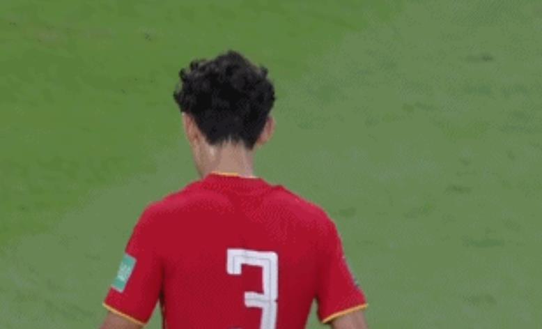 琳妹儿说|从“国足水货”到遮羞布:王燊超惨败夜4镜头成最大惊喜!