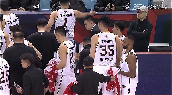 辽宁男篮|76-99！辽宁打破历史创下赛季最低比分，朱荣振、焉守祺8投0中！