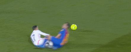 巴塞羅那|皇馬大戰(zhàn)巴薩！本澤馬克羅斯雙響梅西角球中柱！齊祖奇招打懵科曼