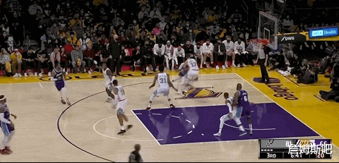 勒布朗·詹姆斯|湖人4連敗，輸給馬刺28分！詹姆斯一打五！替補(bǔ)球員得分16比57