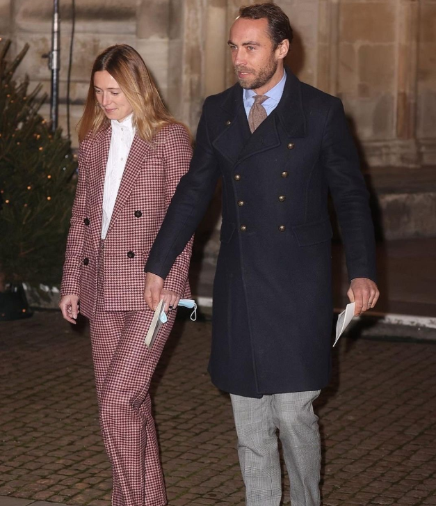 姐姐|凯特娘家弟媳首次出席王室活动，一身千格鸟西服套装，贵气又惹眼