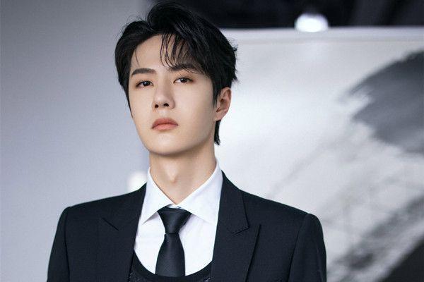 李易峰|王一博恋情曝光！与《创1》选手交往，何炅、李易峰均替其挡刀