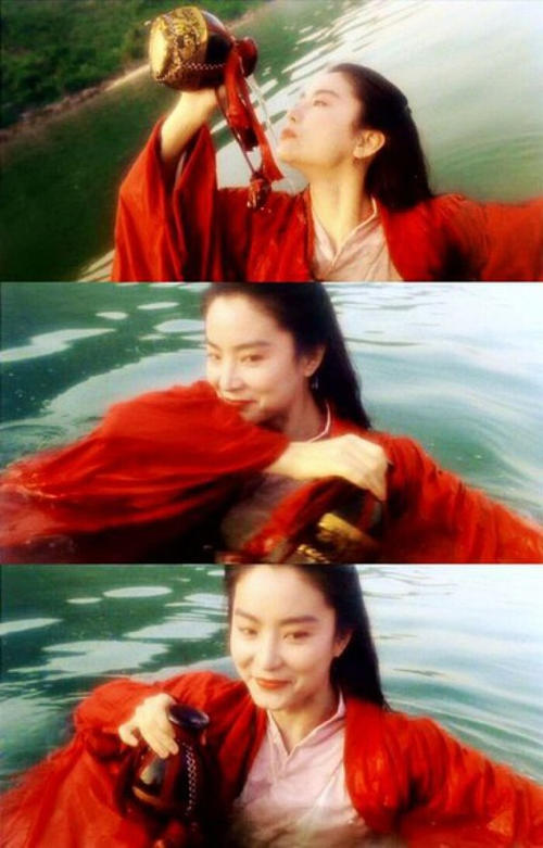 林青霞|林青霞在一众明星好友眼中,是出了名的爱哭!