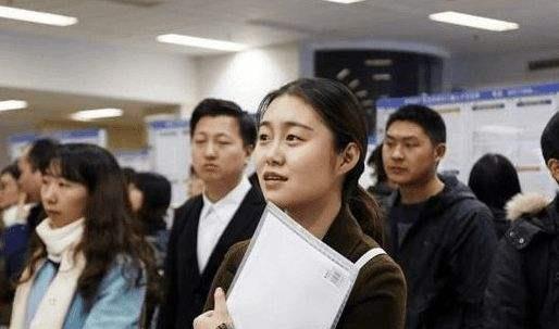 成都|“后悔让儿子去考公”，父亲这一席话，揭露了无数家庭的现状！